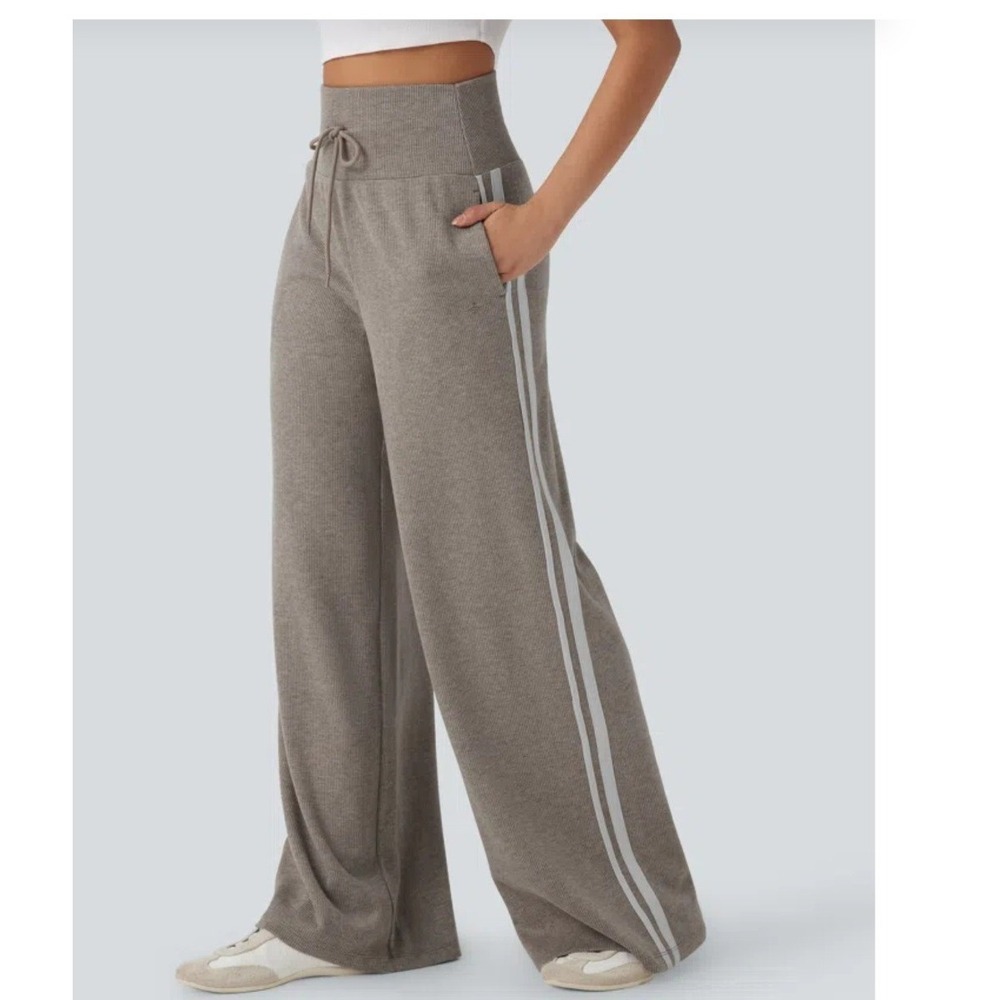 Halara Ribbed High Waisted Tummy Control Wide Leg side stripe Pants Beige‎ small